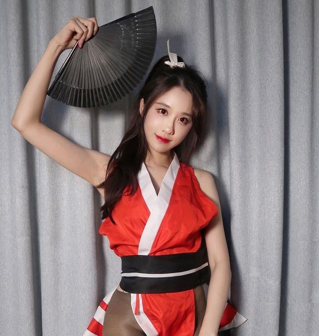 轩子巨2兔放出藏了一年的COS，青蛇不是没出吗，咋用上皮肤了？-3.jpg