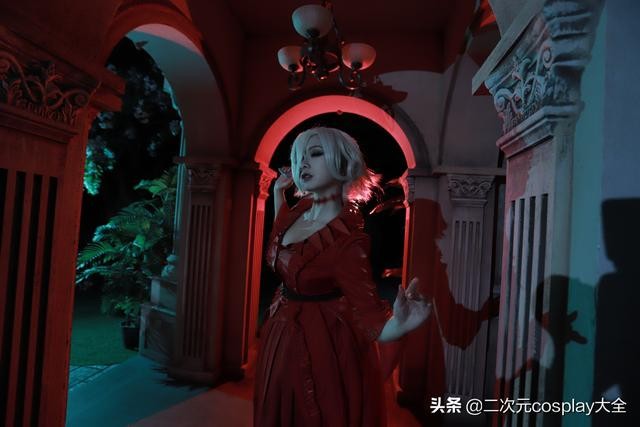 《第五人格》红夫人cos，优雅端庄，如此美艳我只能称声女神了-4.jpg