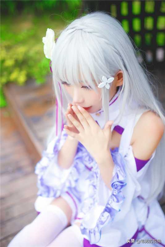 二次元:白丝长腿的00后小姐姐Cosplay《艾米莉娅》, 惊艳到我了-5.jpg