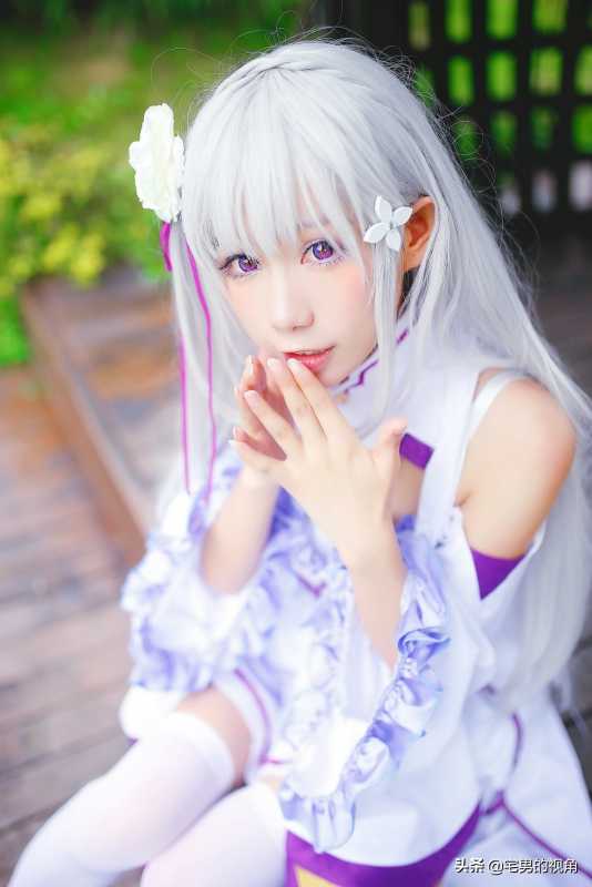 二次元:白丝长腿的00后小姐姐Cosplay《艾米莉娅》, 惊艳到我了-7.jpg