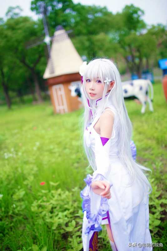 二次元:白丝长腿的00后小姐姐Cosplay《艾米莉娅》, 惊艳到我了-8.jpg