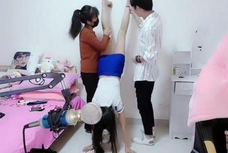 虎牙一姐正式回归！身材女主播第一，观众最喜欢惩罚她？-3.jpg