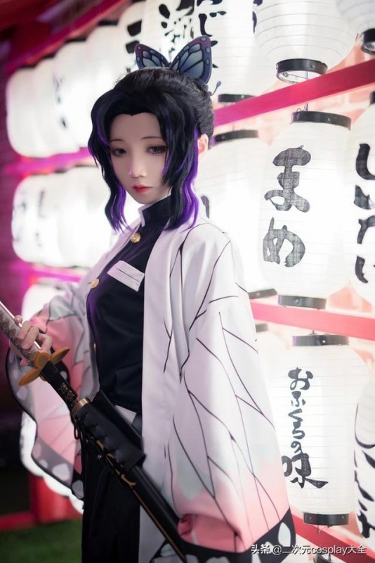 美腻女神，《鬼灭之刃》蝴蝶忍cos，刹那间我以为见到了角色本人-5.jpg