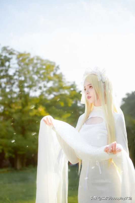 绝美身姿，《朝花夕誓》蕾莉亚cos，美丽优雅还有点梦幻美-5.jpg