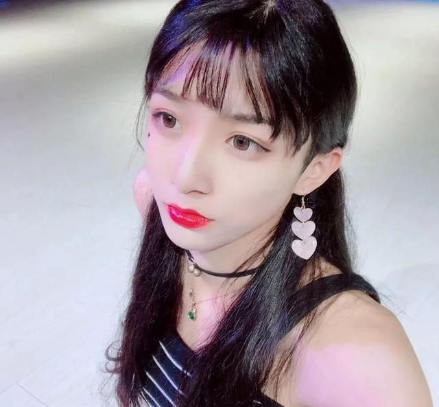 多才多艺的变装大佬，穿上女装真的好清纯，看到"TA"你心动了吗?-2.jpg