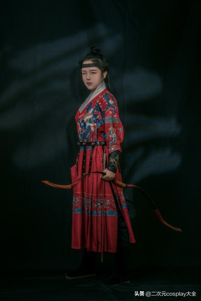 曳撒质孙服：​侠客行李白-4.jpg
