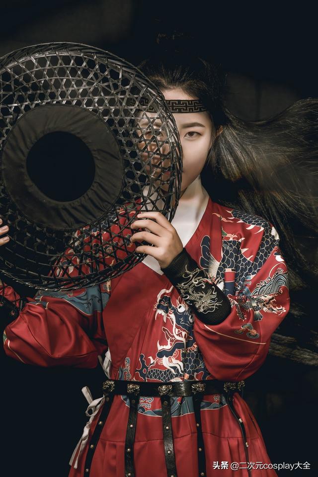 曳撒质孙服：​侠客行李白-9.jpg