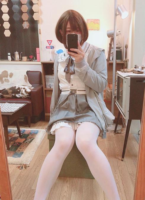 日本网友在家办公，意外透露自己是女装大佬-3.jpg