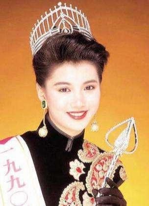 19岁靠脸轰动娱乐圈，却因惹怒成龙无戏可拍，如今靠综艺翻身-9.jpg