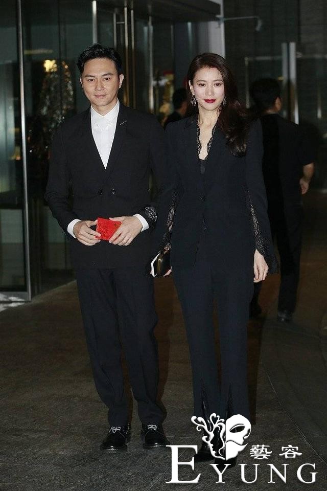 19岁靠脸轰动娱乐圈，却因惹怒成龙无戏可拍，如今靠综艺翻身-10.jpg
