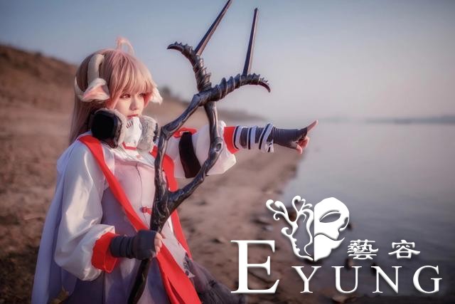 三位可爱妹子COS的国产手游《明日方舟》角色艾雅法拉！造型甜美-21.jpg