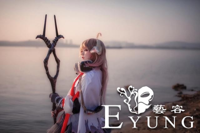 三位可爱妹子COS的国产手游《明日方舟》角色艾雅法拉！造型甜美-27.jpg