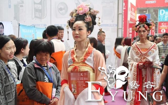 变装、伪娘文化为何如此盛行？是什么原因导致“TA”们喜欢异装？-6.jpg