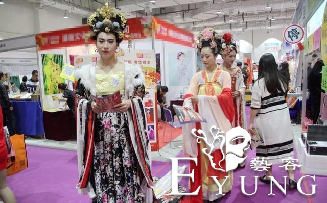 变装、伪娘文化为何如此盛行？是什么原因导致“TA”们喜欢异装？-4.jpg