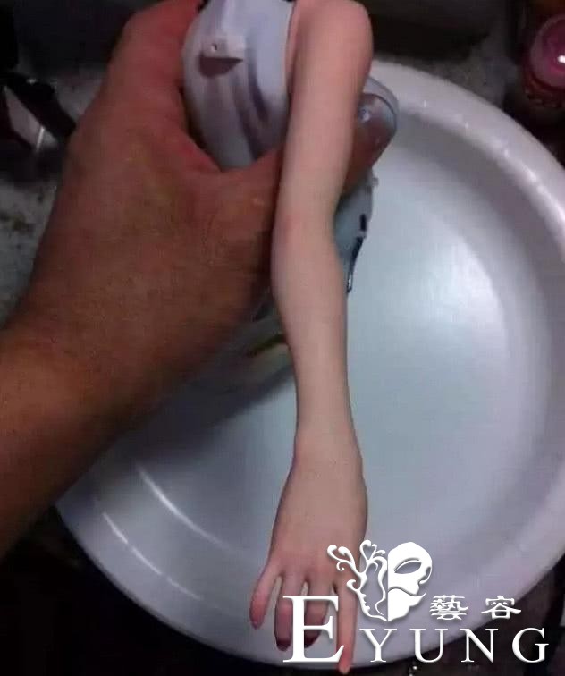 既然逼真到血管都清晰可见的手办人气这么高，为啥市面上没见到卖-3.jpg