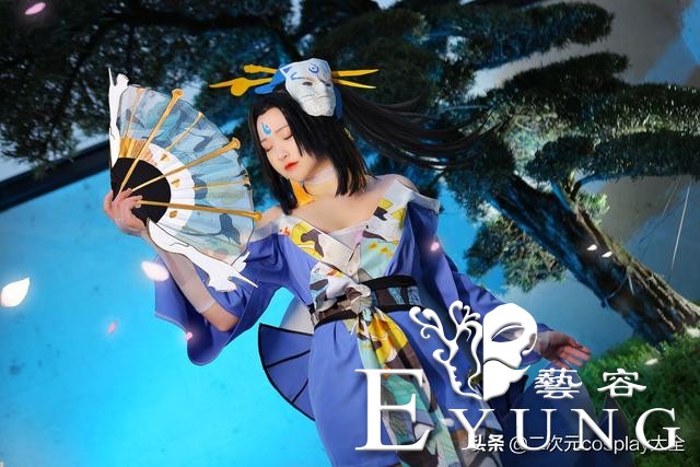 越看越上头，《王者荣耀》不知火舞魅语cos，怎一个美字了得-2.jpg