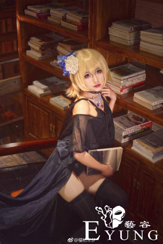 cosplay黑礼服贞德黑丝腿控福利-3.jpg