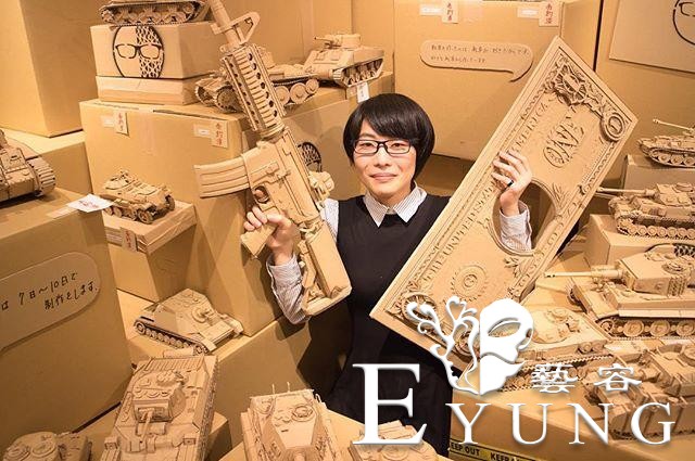 日本妹子将废弃纸板做成模型，是可以被称为杰作的艺术品-1.jpg