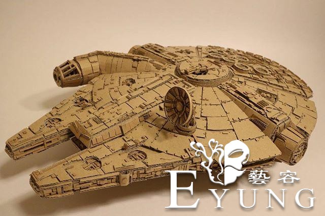 日本妹子将废弃纸板做成模型，是可以被称为杰作的艺术品-4.jpg
