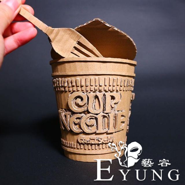 日本妹子将废弃纸板做成模型，是可以被称为杰作的艺术品-12.jpg