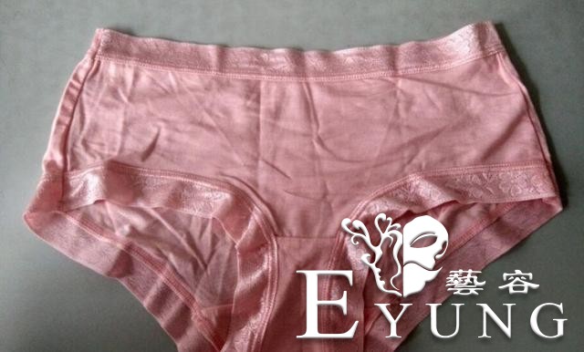 竟然有女生胖次？宅男房间里最恶心人的6样物品-7.jpg