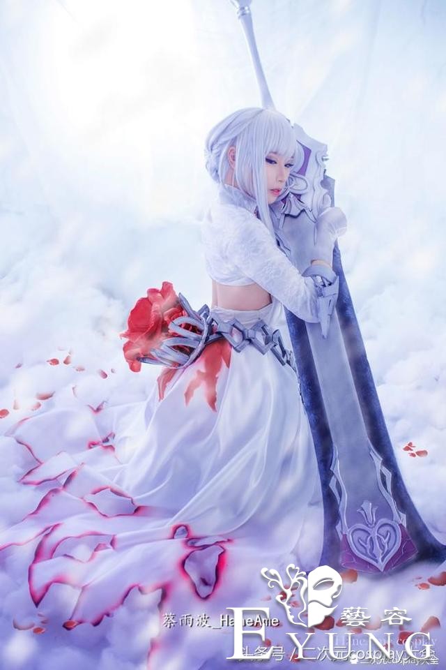 《死亡爱丽丝》高冷女神，白雪公主cos唯美惊艳-8.jpg