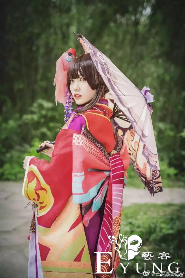 阴阳师手游神乐cos，漂亮萌萝莉好想抱回家-5.jpg