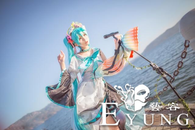 造型很有还原度的三组虚拟偶像角色“初音未来”COS作品欣赏-3.jpg