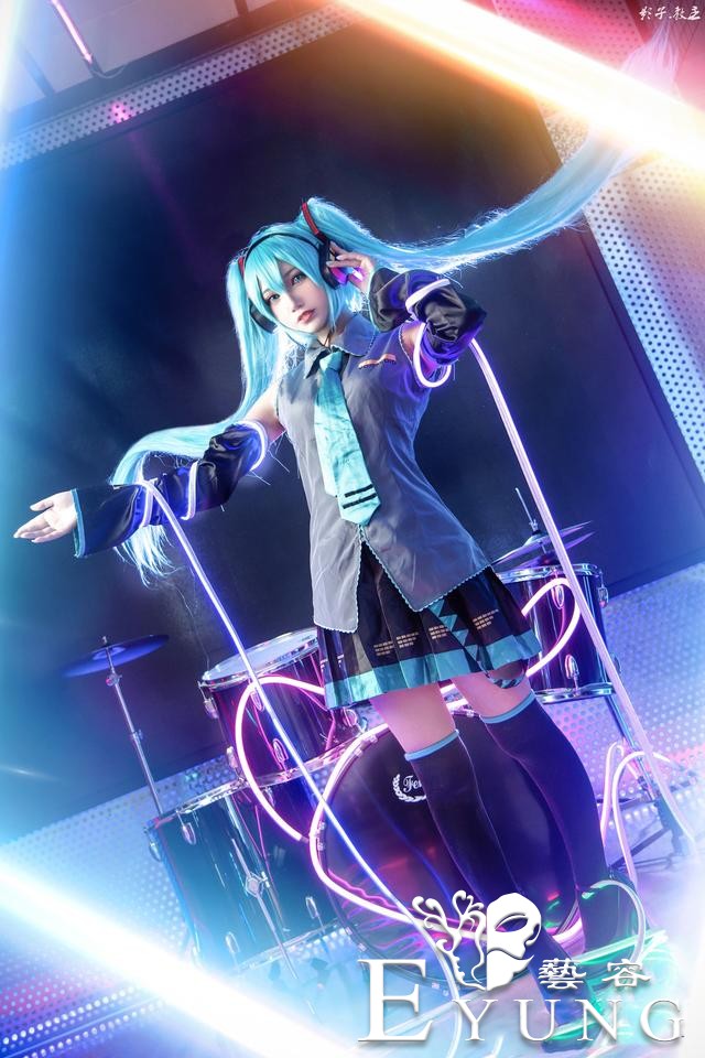 造型很有还原度的三组虚拟偶像角色“初音未来”COS作品欣赏-32.jpg