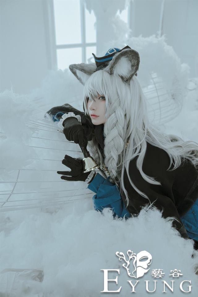 三组国人妹子COS的人气手游《明日方舟》角色“初雪”！非常唯美-9.jpg