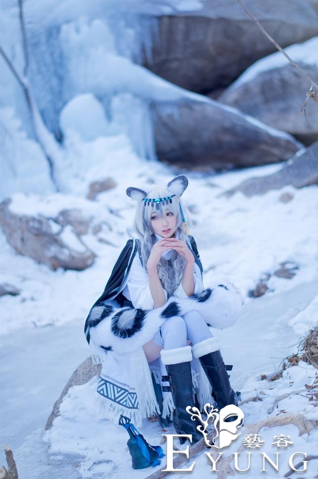 三组国人妹子COS的人气手游《明日方舟》角色“初雪”！非常唯美-23.jpg