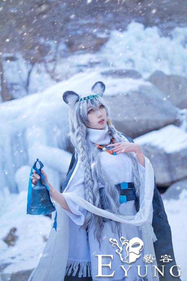 三组国人妹子COS的人气手游《明日方舟》角色“初雪”！非常唯美-24.jpg