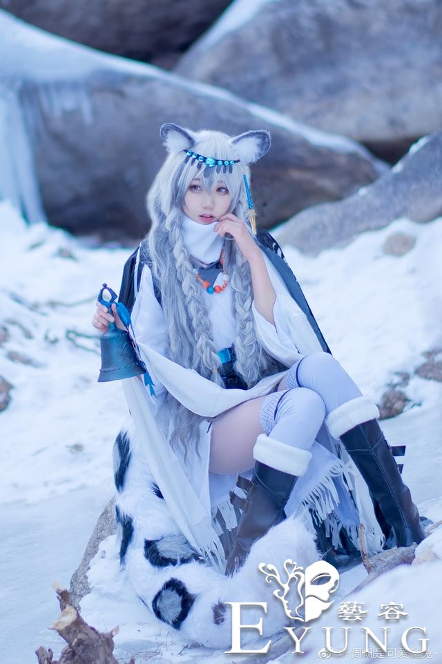 三组国人妹子COS的人气手游《明日方舟》角色“初雪”！非常唯美-22.jpg