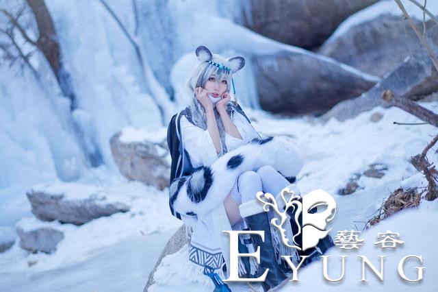 三组国人妹子COS的人气手游《明日方舟》角色“初雪”！非常唯美-30.jpg