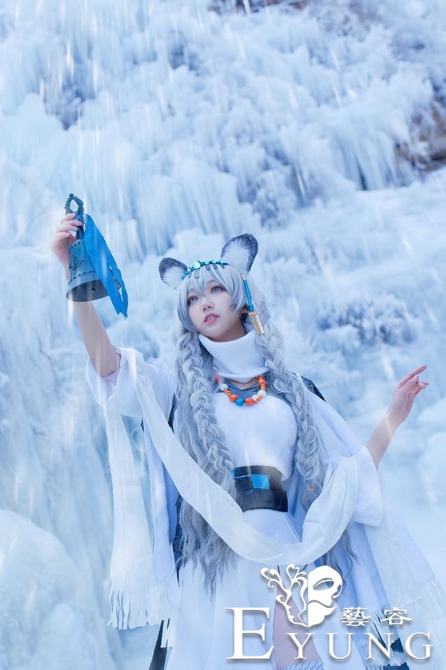 三组国人妹子COS的人气手游《明日方舟》角色“初雪”！非常唯美-29.jpg