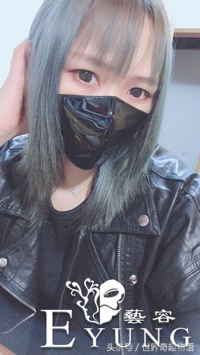 有前也有后！伪娘穿紧身皮衣露诱人魔鬼曲线-13.jpg