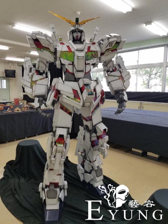 老婆不给买高达，日本宅男自己做了一个，材料是麦当劳的包装盒-7.jpg