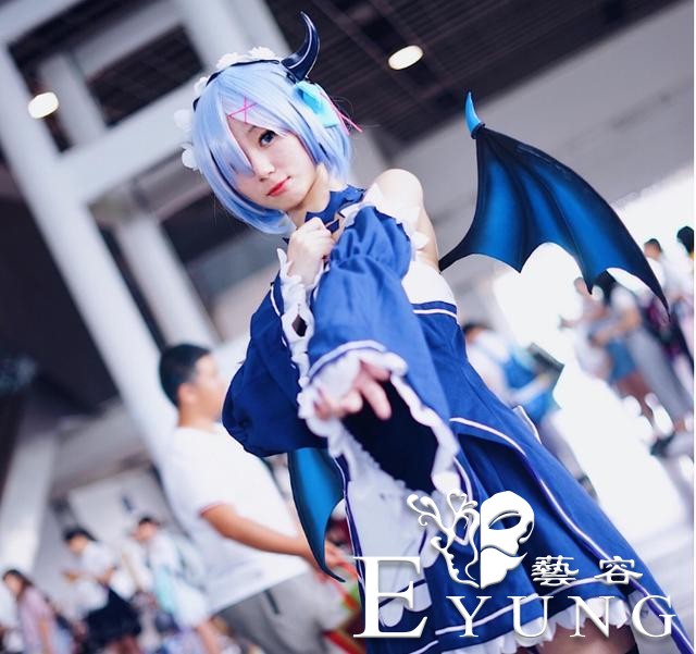 为什么穿cos服上街会被喷精彩人？二次元什么衣服可以穿上街？-1.jpg