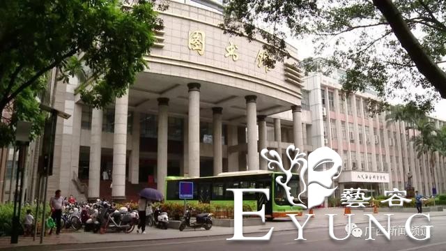 不可描述！南宁某高校图书馆出现“变装男”，穿着女装...-6.jpg