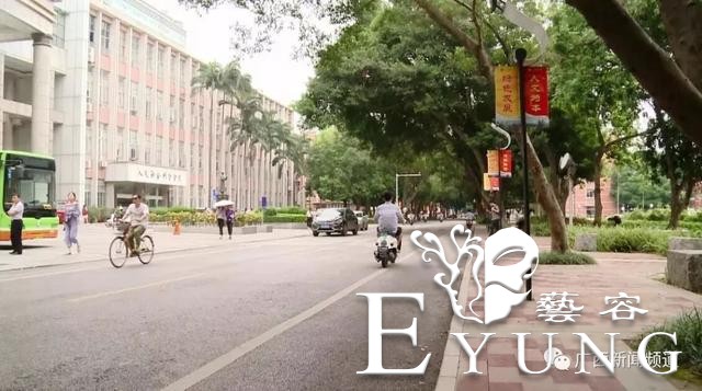 不可描述！南宁某高校图书馆出现“变装男”，穿着女装...-15.jpg