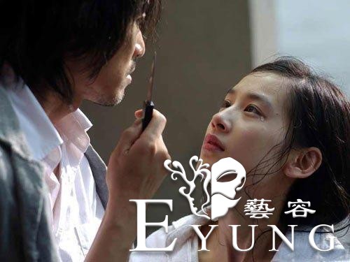 她被周星驰捧红，当众跪赵本山为师，现加盟未播先红的爆款综艺-4.jpg