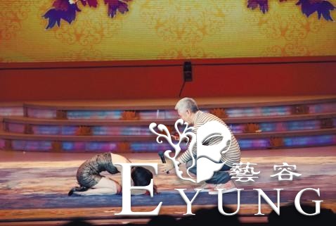 她被周星驰捧红，当众跪赵本山为师，现加盟未播先红的爆款综艺-20.jpg