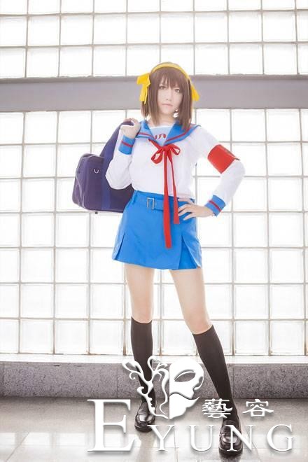 每日图鉴大赏，凉宫春日的忧郁COS，制服大长腿的萌妹美翻了-1.jpg