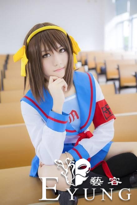 每日图鉴大赏，凉宫春日的忧郁COS，制服大长腿的萌妹美翻了-3.jpg