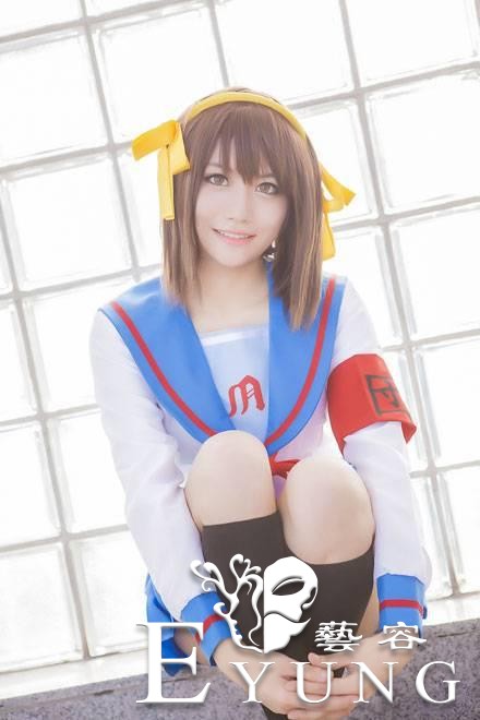 每日图鉴大赏，凉宫春日的忧郁COS，制服大长腿的萌妹美翻了-4.jpg