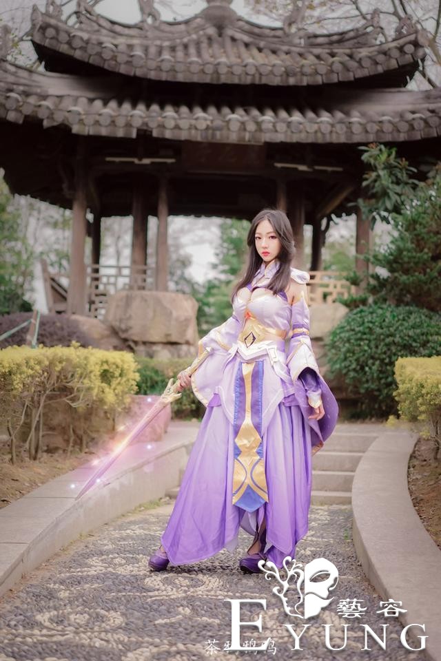 王者荣耀月之女神露娜cos，紫霞仙子冷艳出尘！-2.jpg
