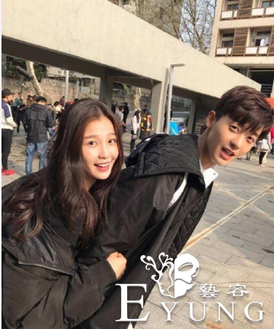 一句“哇哦”让李佳琦也着魔，为什么虞书欣越作越嗲越招人爱？-8.jpg