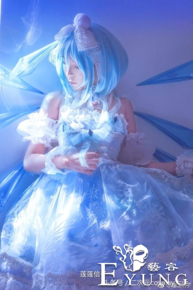 东方Project琪露诺cos，冰艳动人的优雅冰之精灵-5.jpg
