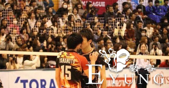 谁说二次元离我们遥远？两个排球运动员推搡、亲吻，被太太动漫化-5.jpg