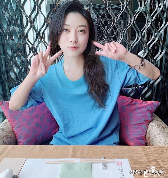 游戏画师沉迷性转自拍，高中生为抗议游戏条例众筹500万|ACGN趣闻-2.jpg